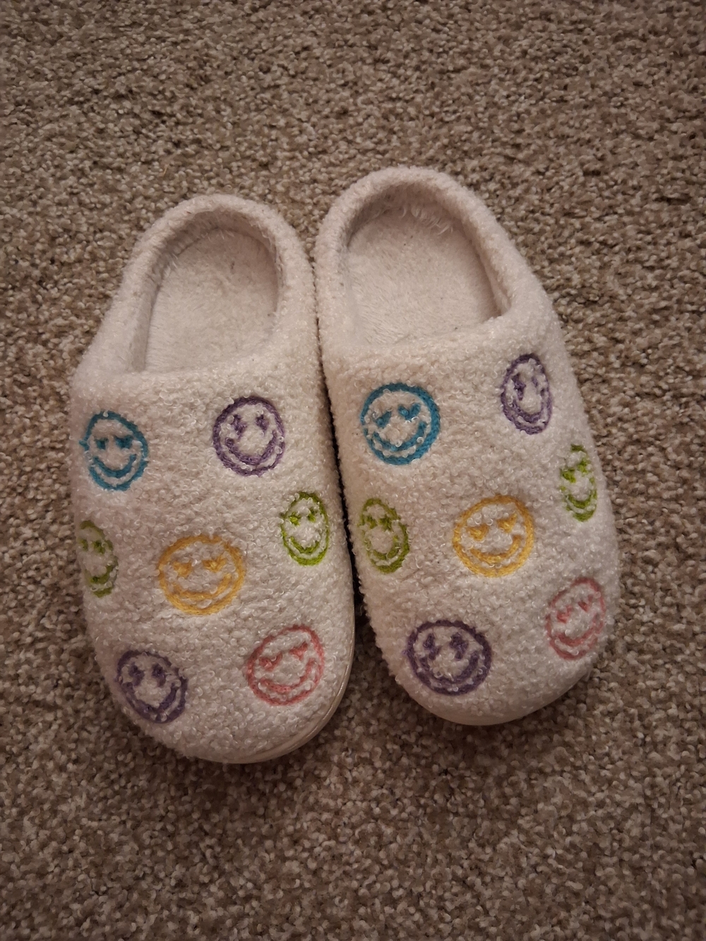 Cozy White Fuzzy Slippers with Multicolor Smiley Embroidery